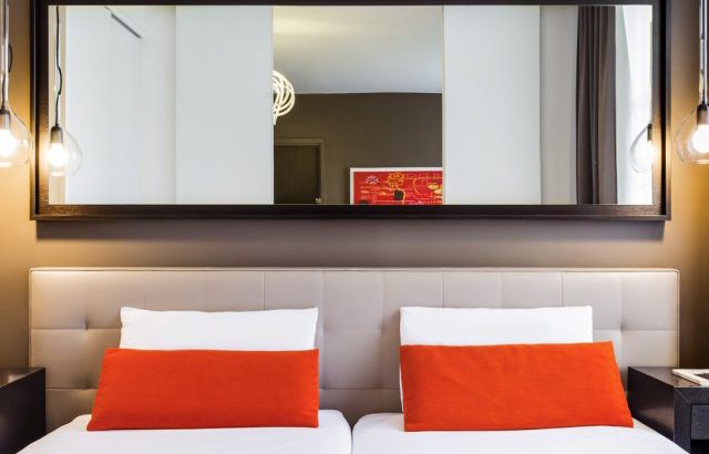 Charles de Gaulle to Hipark by Adagio Serris-Val d'Europe