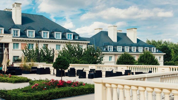 Beauvais Airport to Vienna House Dream Castle