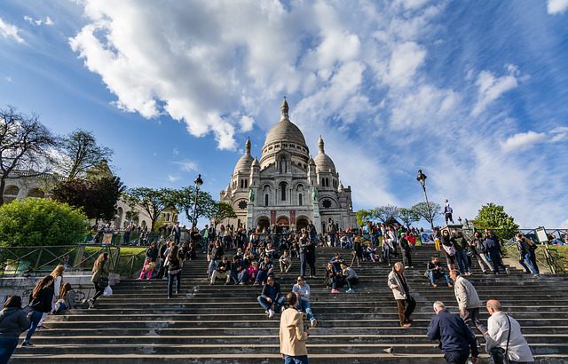 Charles de Gaulle to Montmartre