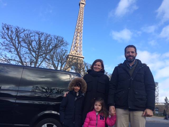 Taxi from Disneyland Paris to Eiffel Tower
