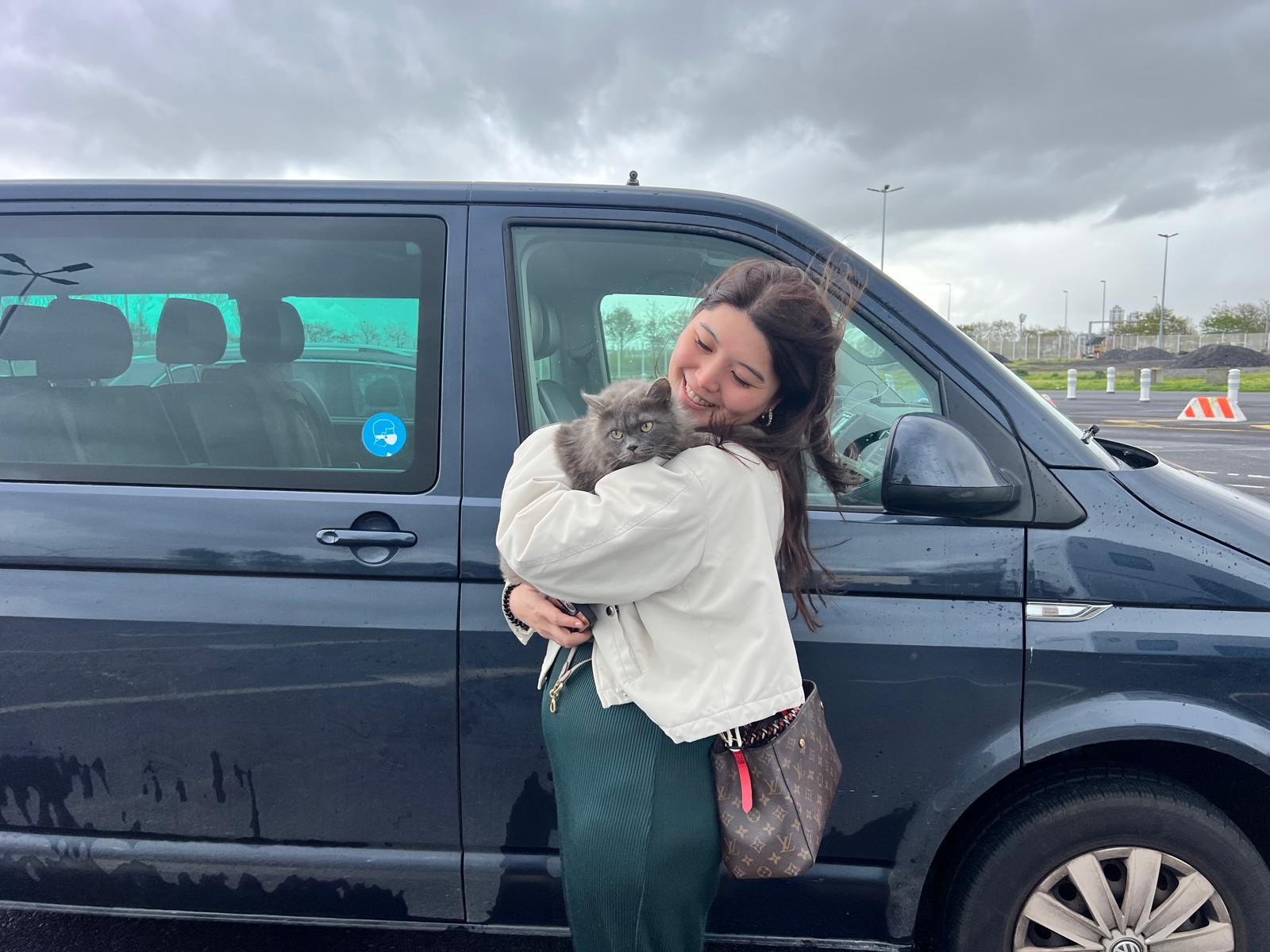 pet taxi from Paris to London